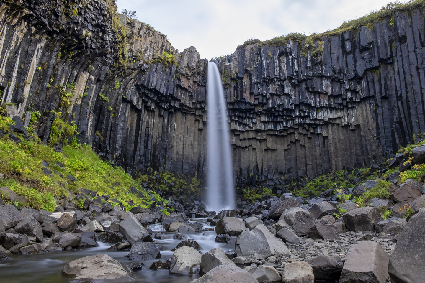Islande, Parc national de Skaftafell, Svartifoss, Cascade